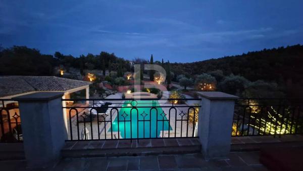 Superbe villa à vendre à Plan de la Tour avec piscine.