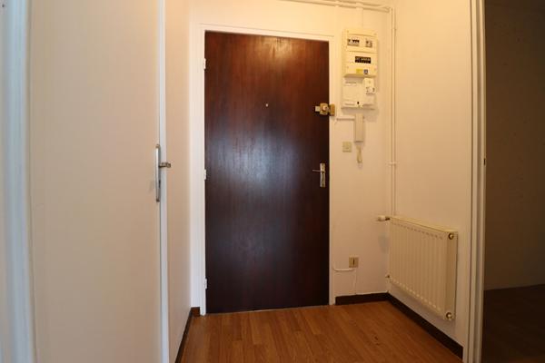 Appartement Nevers 1 chambre, balcon, proche commodités 2 heures de Paris