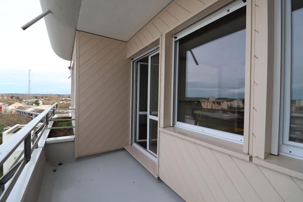Appartement Nevers 1 chambre, balcon, proche commodités 2 heures de Paris
