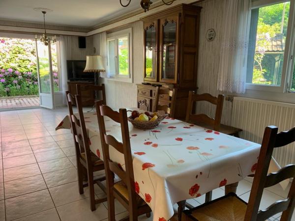 Plain-pied avec sous-sol complet, garage et jardin
