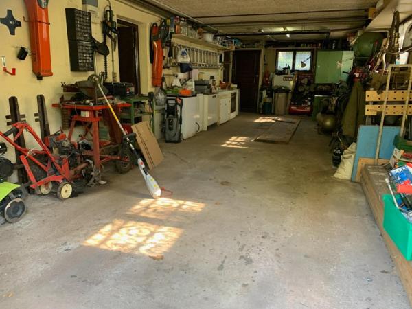 Plain-pied avec sous-sol complet, garage et jardin