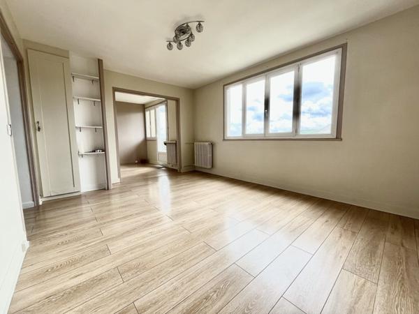 Appartement à vendre 163 400 € Les Clayes-sous-Bois 4 p 64 m² DPE E