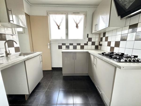 Appartement à vendre 163 400 € Les Clayes-sous-Bois 4 p 64 m² DPE E