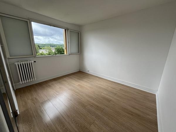 Appartement à vendre 163 400 € Les Clayes-sous-Bois 4 p 64 m² DPE E