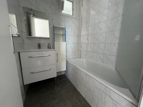 Appartement à vendre 163 400 € Les Clayes-sous-Bois 4 p 64 m² DPE E