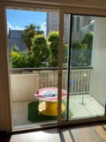 Appartement T3 avec balcon et garage Rive gauche LAVAL