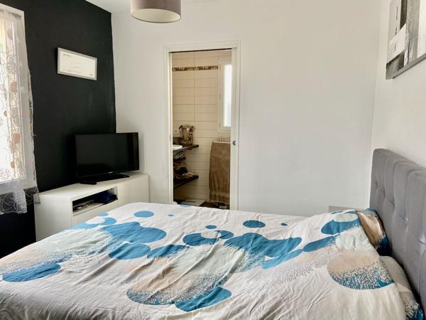 MAISON SPACIEUSE DE PLAIN-PIED - 5 chambres - DE 138m2 avec chalet