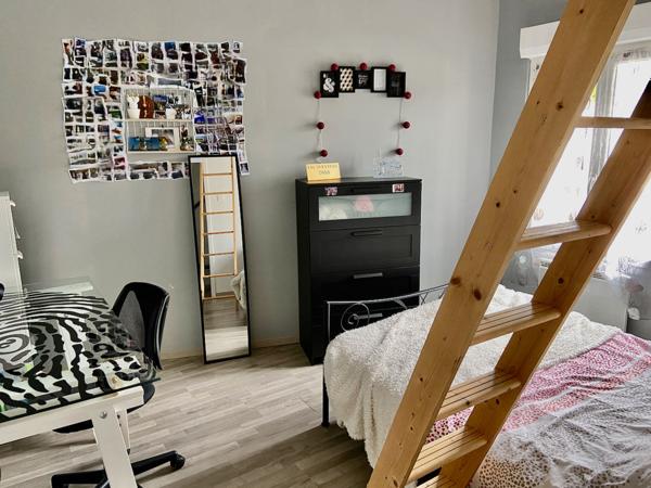 MAISON SPACIEUSE DE PLAIN-PIED - 5 chambres - DE 138m2 avec chalet