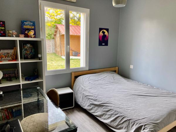 MAISON SPACIEUSE DE PLAIN-PIED - 5 chambres - DE 138m2 avec chalet