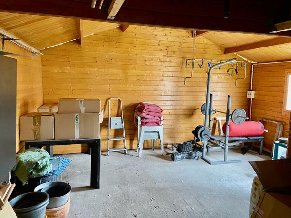 MAISON SPACIEUSE DE PLAIN-PIED - 5 chambres - DE 138m2 avec chalet