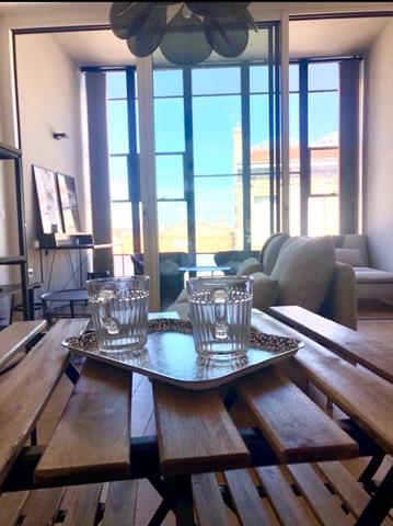 Appartement type 2 de 47m2 avec jardin d'hiver de 8m2 et place de parking , Bordeaux