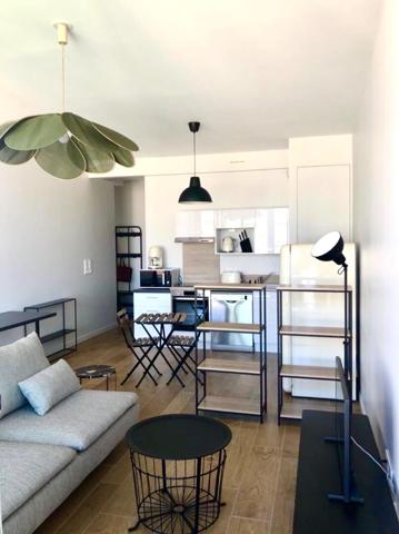 Appartement type 2 de 47m2 avec jardin d'hiver de 8m2 et place de parking , Bordeaux