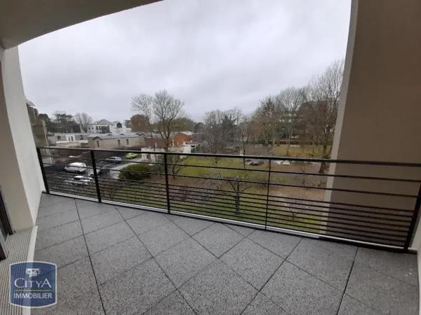 Appartement à louer 3 pièces 68.26m² Tours (37100)
