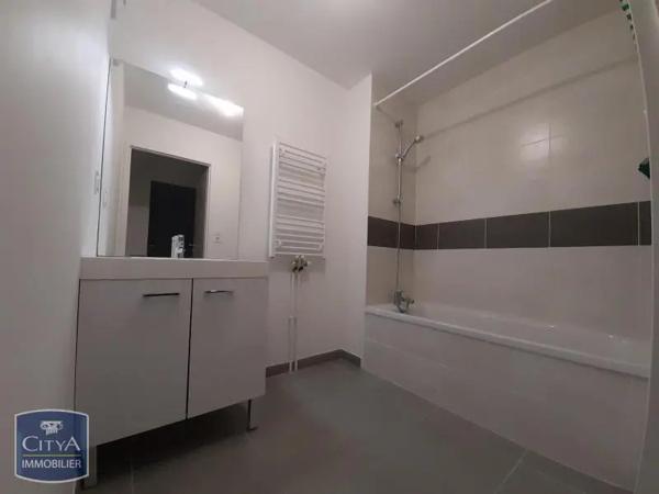 Appartement à louer 3 pièces 68.26m² Tours (37100)