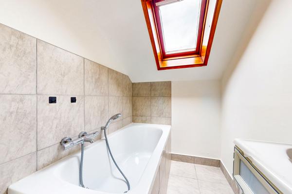 A vendre - Appartement deux pièces avec fort potentiel - rue Marius Ferrero - 74000 ANNECY