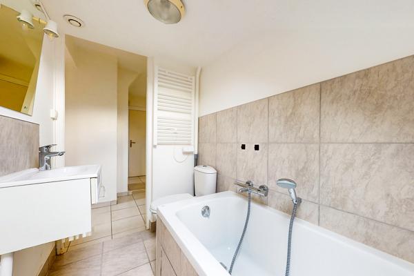 A vendre - Appartement deux pièces avec fort potentiel - rue Marius Ferrero - 74000 ANNECY