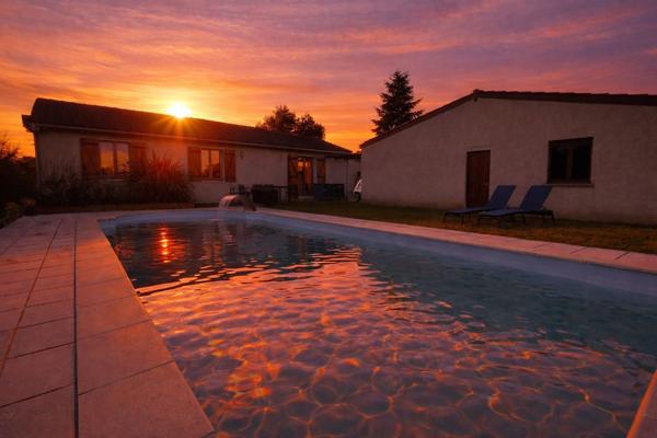 Maison LABARTHE SUR LEZE , de plain pied 4 pièce(s) 99 m2 avec garage et piscine