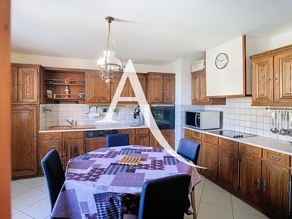 Maison LABARTHE SUR LEZE , de plain pied 4 pièce(s) 99 m2 avec garage et piscine