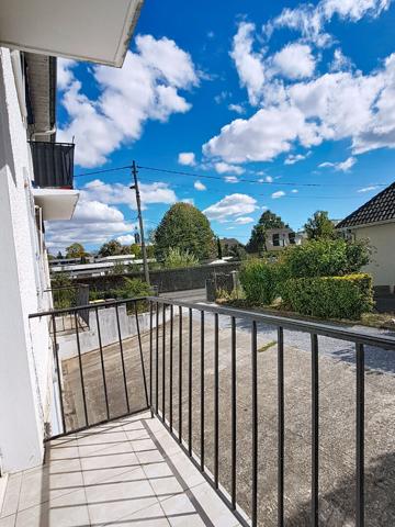 A Louer PAU Quartier TRESPOEY- Un bel appartement T2 rénové de 58.30 m² avec garage de 29.81 m² et un balcon,