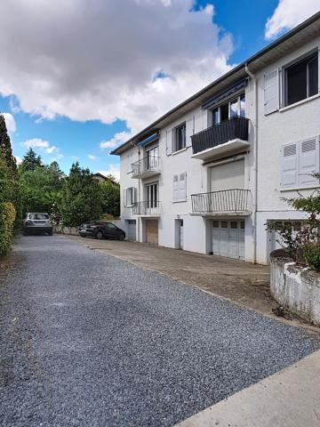 A Louer PAU Quartier TRESPOEY- Un bel appartement T2 rénové de 58.30 m² avec garage de 29.81 m² et un balcon,
