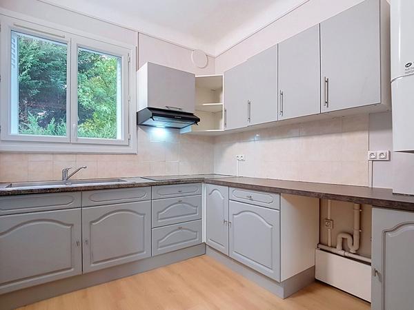A Louer PAU Quartier TRESPOEY- Un bel appartement T2 rénové de 58.30 m² avec garage de 29.81 m² et un balcon,