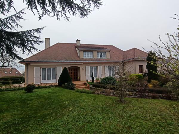 Centre Brulon, grande maison de 170m², 5 chambres