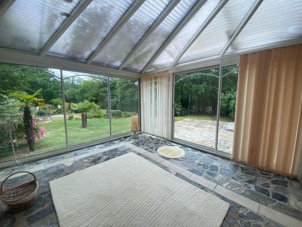 EN VENTE - Propriété style manoir contemporain 300 m² habitables plus sous-sol intégral