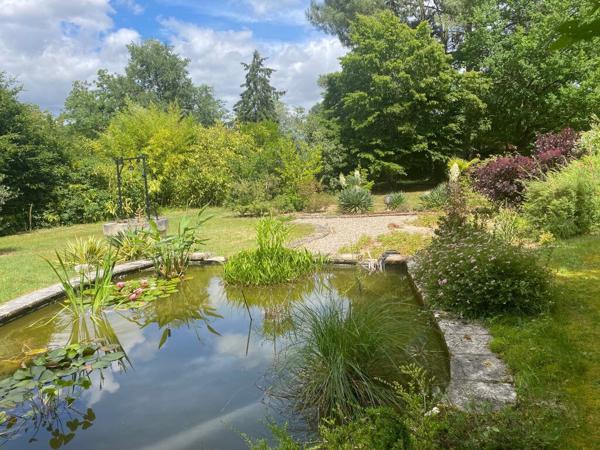 EN VENTE - Propriété style manoir contemporain 300 m² habitables plus sous-sol intégral