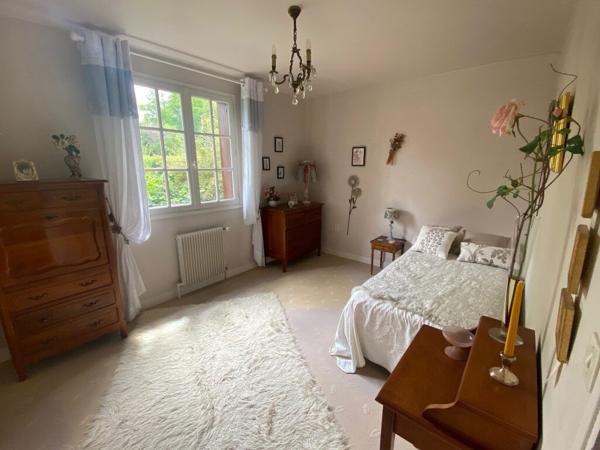 EN VENTE - Propriété style manoir contemporain 300 m² habitables plus sous-sol intégral