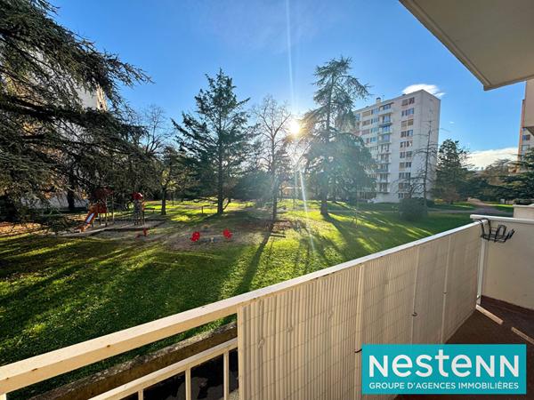 Appartement Villeurbanne 4 pièce(s) 70m2 - Cave - Parking collectif fermé et sécurisé