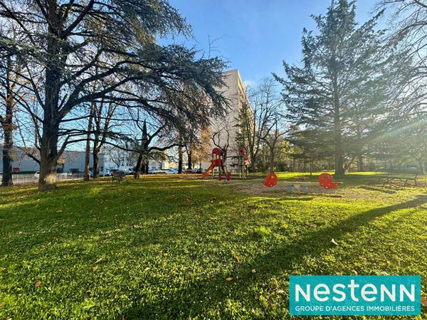 Appartement Villeurbanne 4 pièce(s) 70m2 - Cave - Parking collectif fermé et sécurisé