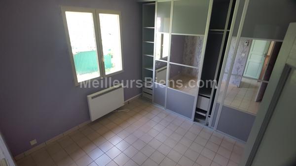 Maison de campagne, garage.