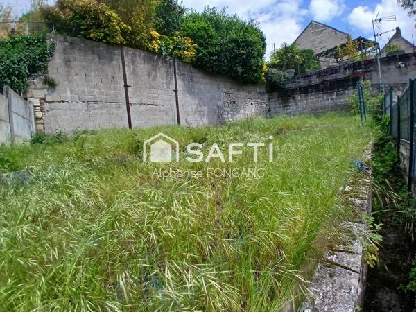 belle maison au centre de montataire avec beaucoup de potentiel avec un beau rapport qualité prix avec une possibilité d'y faire trois logements pour des investisseurs et les marchands des biens