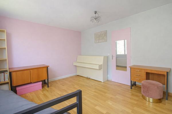 Maison Antony 7 pièce(s) 160 m2 5 chambres terrain de 640 m²