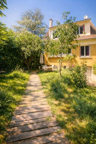 Maison Antony 7 pièce(s) 160 m2 5 chambres terrain de 640 m²
