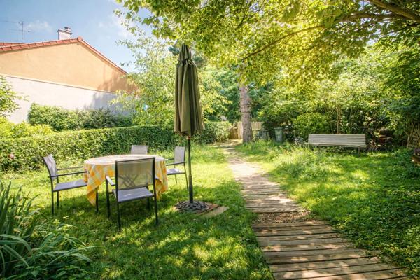 Maison Antony 7 pièce(s) 160 m2 5 chambres terrain de 640 m²