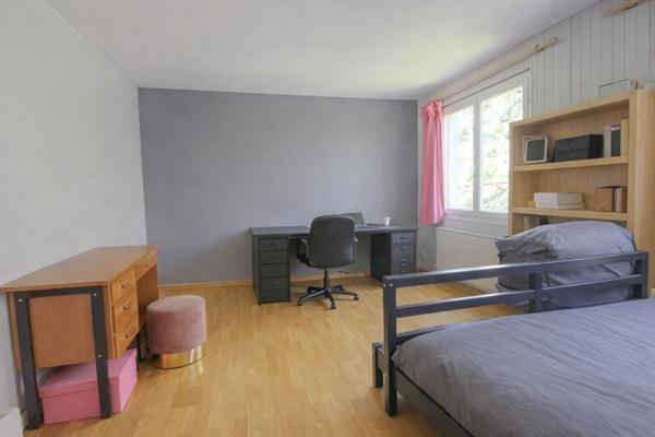 Maison Antony 7 pièce(s) 160 m2 5 chambres terrain de 640 m²