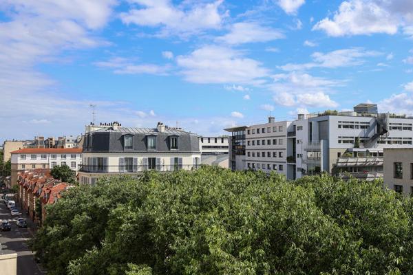 Appartement Paris 4 pièce(s) loggia 116.20 m² plus box et cave.
