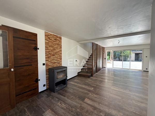 A VENDRE 13360 ROQUEVAIRE MAISON T6 DE 196 M² SUR 3 228 M² DE JARDIN PISCINE DEPENDANCES.