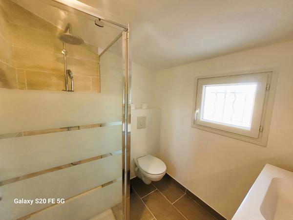 Maison familiale 135 m² à Ventabren, 4 chambres et grand terrain proche commerces, bus, écoles