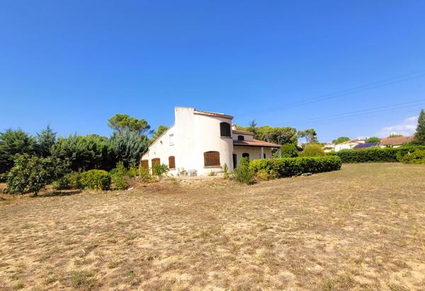 Maison familiale 135 m² à Ventabren, 4 chambres et grand terrain proche commerces, bus, écoles