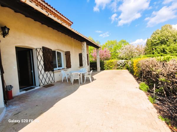 Maison familiale 135 m² à Ventabren, 4 chambres et grand terrain proche commerces, bus, écoles