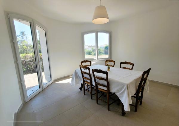 Maison familiale 135 m² à Ventabren, 4 chambres et grand terrain proche commerces, bus, écoles