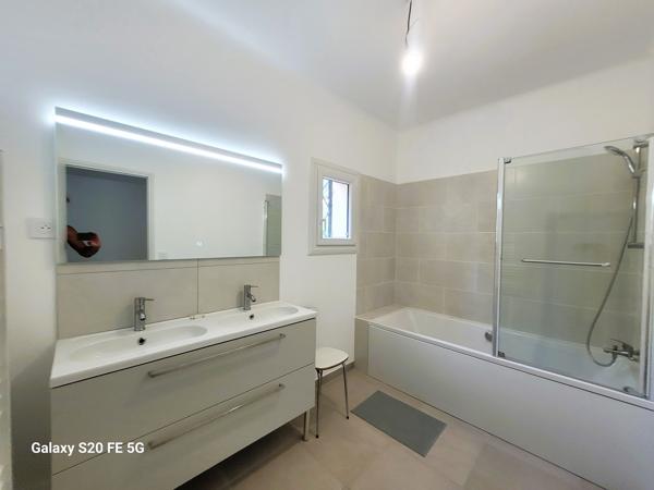 Maison familiale 135 m² à Ventabren, 4 chambres et grand terrain proche commerces, bus, écoles