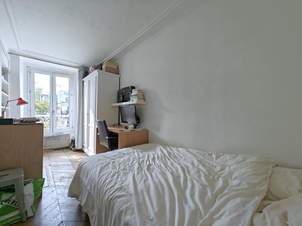 Appartement
         5 pièces
        - 113 m² Bien prestige 960 000 € *