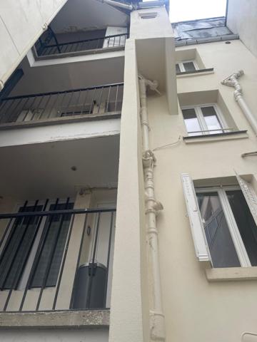 Studio fort potentiel à rénover