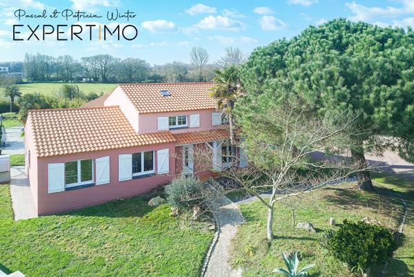 Challans (85300) Maison 300m², 7 chambres, piscine centre Challans