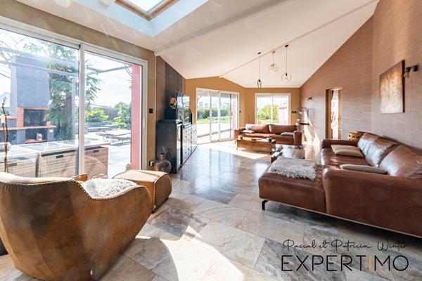 Challans (85300) Maison 300m², 7 chambres, piscine centre Challans