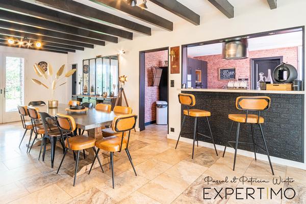 Challans (85300) Maison 300m², 7 chambres, piscine centre Challans