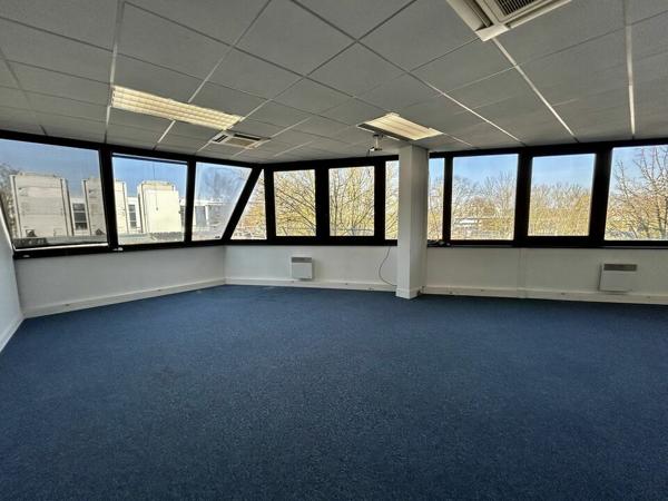 BUREAUX à LOUER de 347.89 m²